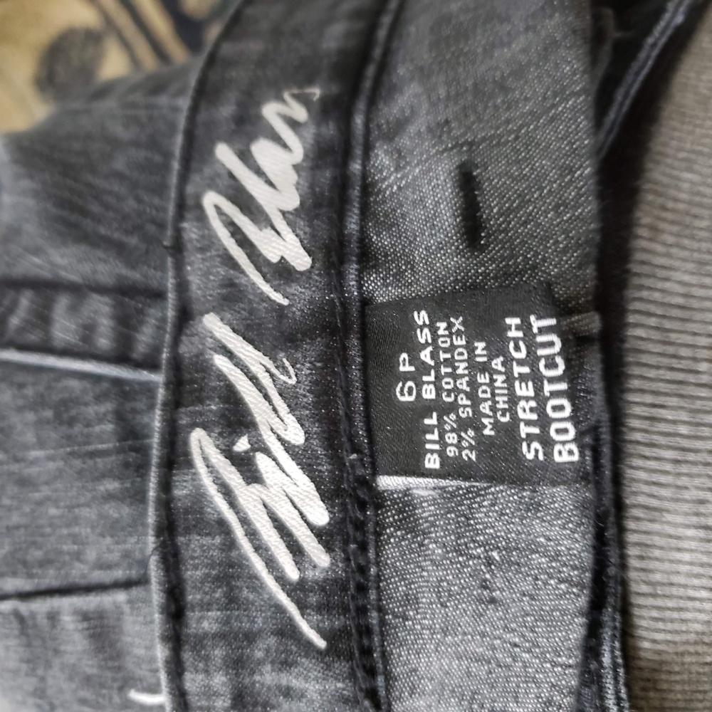 Bill Blass Stretch Bootcut Jeans 	Size 6P - Picture 4 of 4